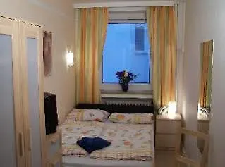 **  Hotel Lilienhof Hamburg Niemcy